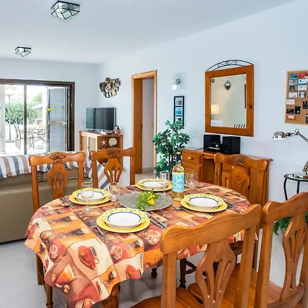Gorgeous In Palmas Playa Blan With Private Swimming Pool, Be Inside Or Outside Casa de Férias Playa Blanca (Lanzarote)